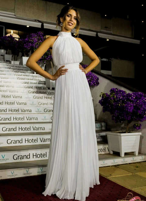 Chiffon Wedding Dress A-line Halter Long/floor-length With Pleated