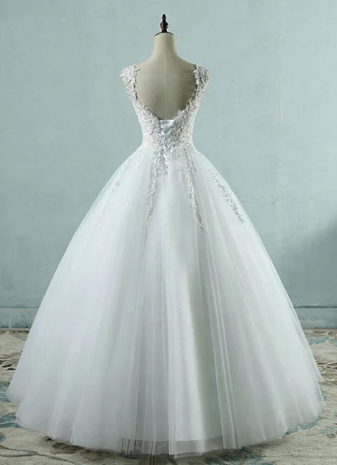 Tulle Sweep Train Ball-gown/princess Sleeveless Sweetheart Covered Button Wedding Dress With Beaded