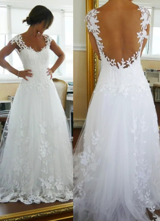 A-line/princess V Neck Sleeveless Sweep Train Tulle Appliqued Wedding Dress