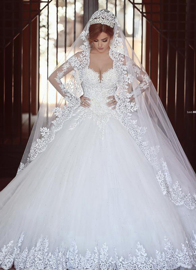 Ball Gown Sweep Train Off-the-shoulder Tulle Wedding Dresses With Appliqued Lace