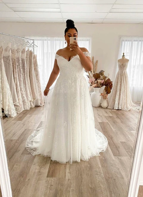 Ball-gown/princess Off-the-shoulder Sleeveless Court Train Lace Tulle Wedding Dress