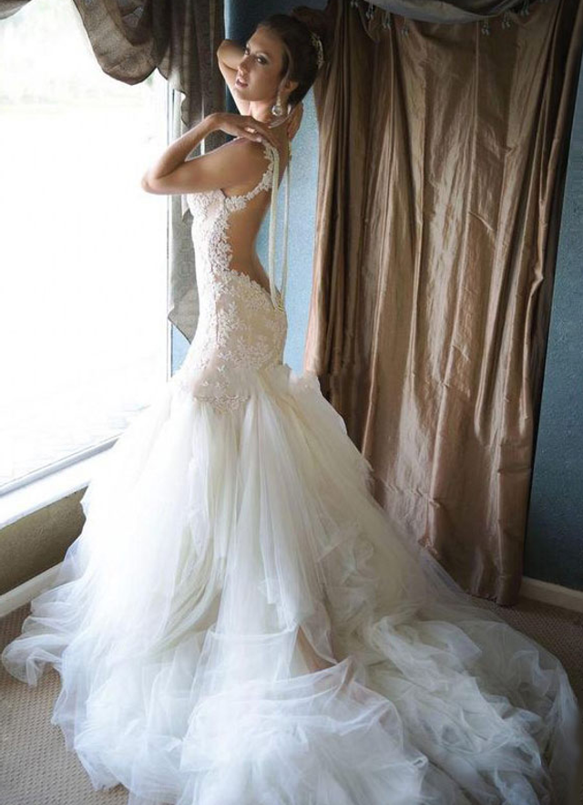 Tulle Wedding Dress Trumpet/mermaid V-neck Court Train With Appliqued