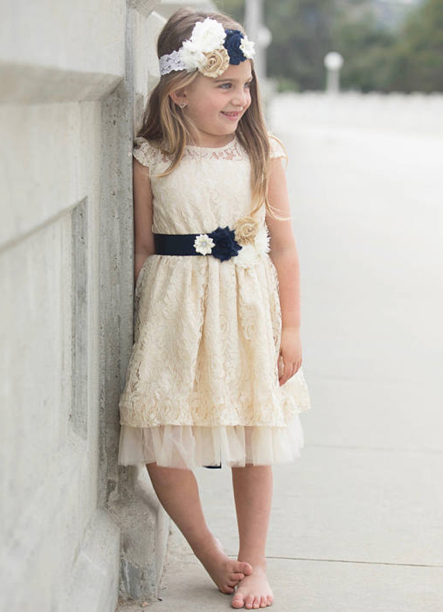 A Line Knee-length Scoop Sleevesless Lace Flower Girl Dresses With Waistband