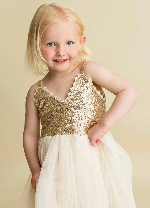 A Line Knee-length V-neck Sequin Tulle Flower Girl Dresses