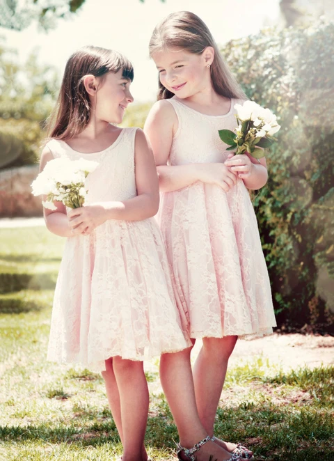 A Line Knee-length Scoop Sleevesless Lace Flower Girl Dresses With Sashes