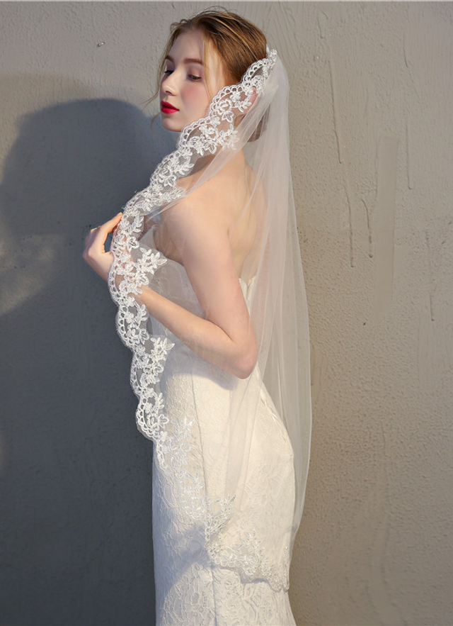 Single Layer Bridal Veil Fine Lace Short